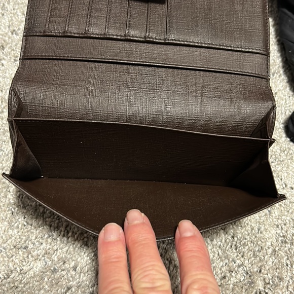 AUTHENTIC GUCCI WALLET - Picture 6 of 6